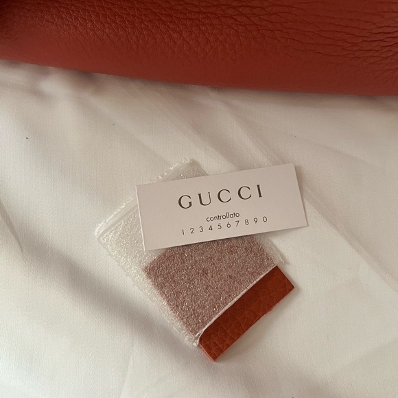 GUCCI PEBBLED LEATHER SHOULDER BAG - Picture 8 of 8